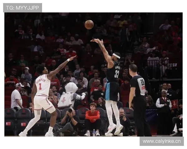 蒙塔·埃利斯突破拉开防守空间，助力球队提升关键时刻得分效率